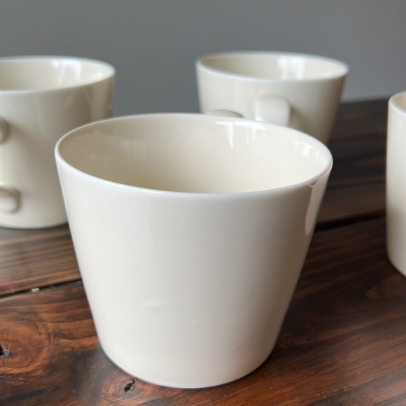 Crate&Barrel Set Of Four Ceramic Mugs 12 oz - Picture 6 of 7